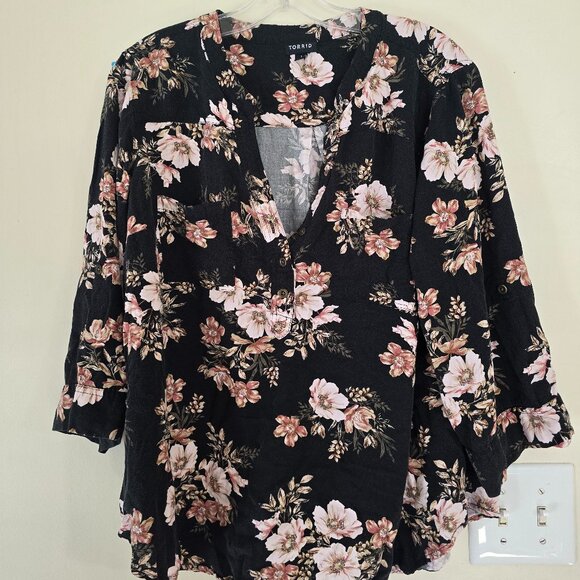 Women's Plus Flower Blouse Torrid Size 1 (14) - Picture 1 of 5